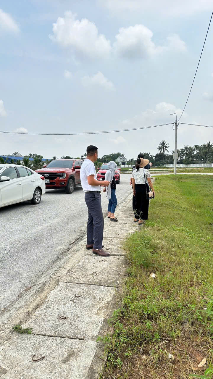 Bán đất mbqh thôn Phúc Tâm Quảng Vọng Quảng Xương 120m2 mặt tiền 6m đường 16m giá 590 triệu