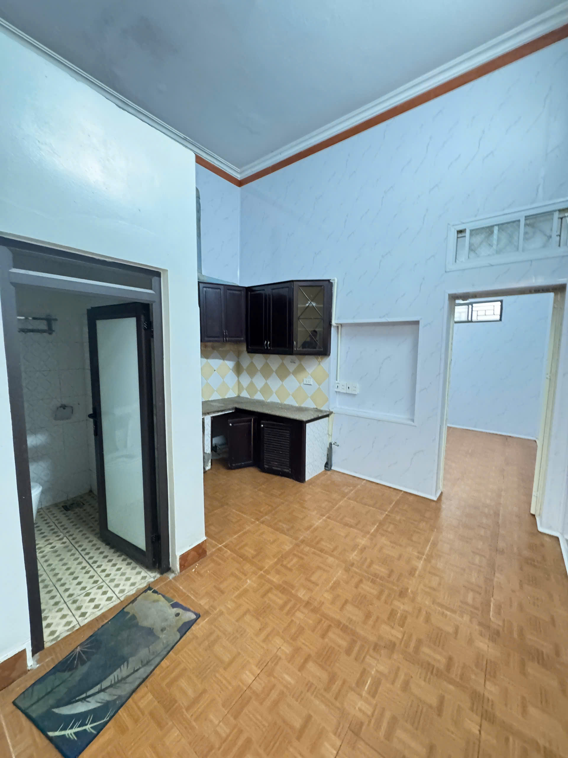 Nhà 2 tầng mặt đường nhựa - p. hạc thành, diện tích 63m², mặt tiền 4,2m, đường 6m ô tô tránh nhau