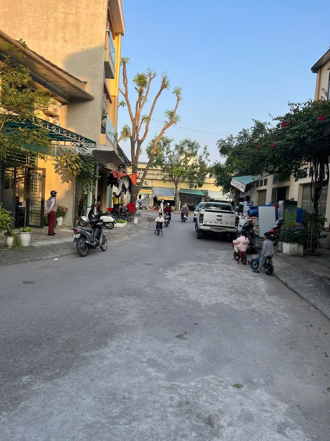 Bán nhà 2,5 tầng trục chính Ngô Thì Nhậm, gần chợ Tân An - diện tích 50m², giá 3,8 tỷ