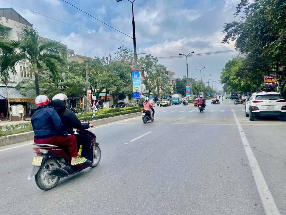 Siêu phẩm đất 500m² mặt tiền 17m, trục chính Quang Trung, gần ĐH Hồng Đức - lô đất vàng hiếm có tại thanh hóa