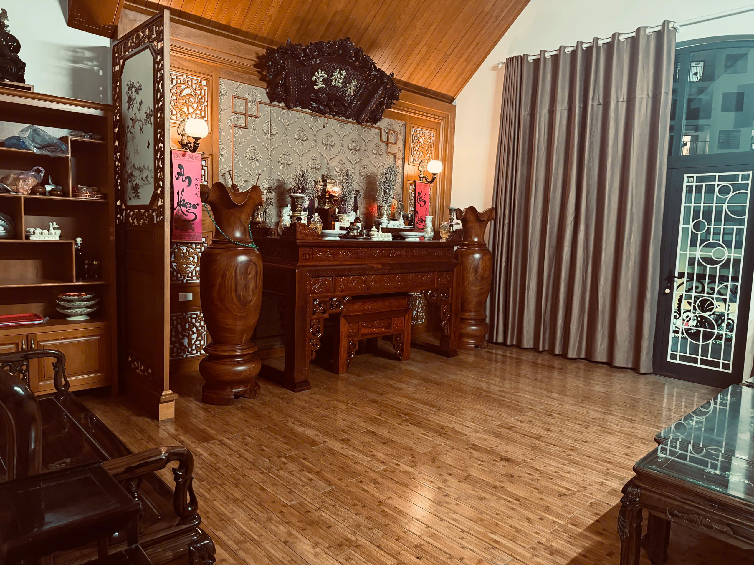 Biệt thự góc 267m2 đối diện Tecco Bình Minh - 2 mặt tiền, full nội thất, giá 23 tỷ