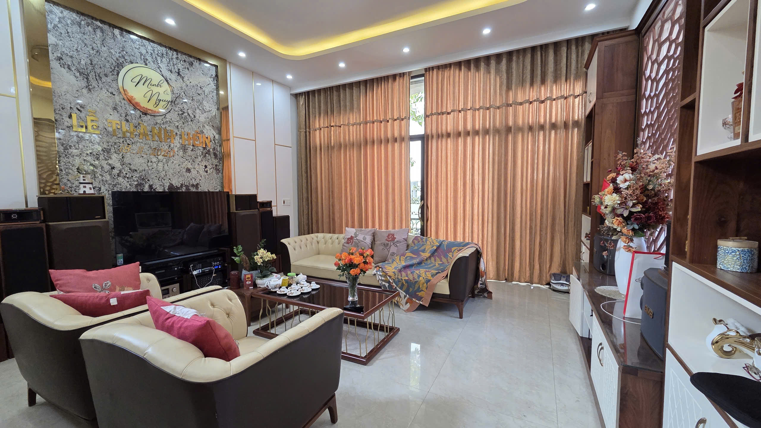 Biệt thự góc 267m2 đối diện Tecco Bình Minh - 2 mặt tiền, full nội thất, giá 23 tỷ