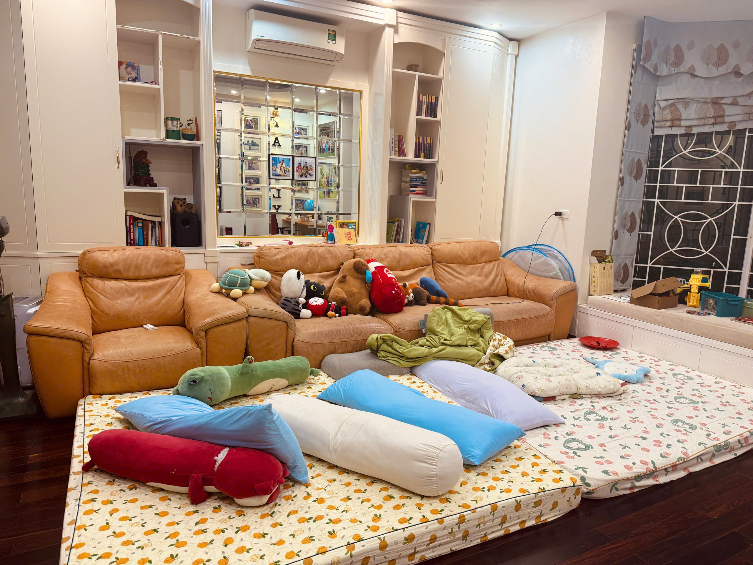 Biệt thự góc 267m2 đối diện Tecco Bình Minh - 2 mặt tiền, full nội thất, giá 23 tỷ