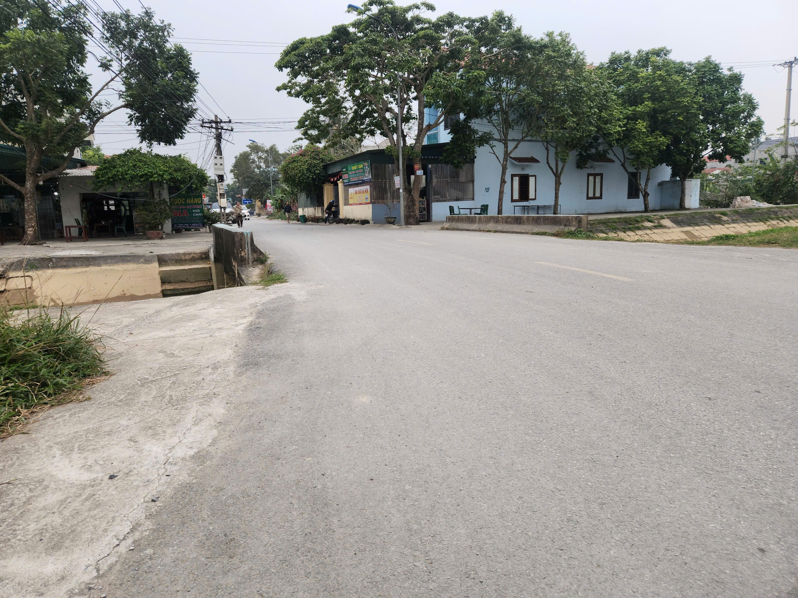 Bán đất Quảng Thịnh 140m2 mặt tiền 5m gần chợ voi - đường rộng 20m giá đầu tư 2,x tỷ