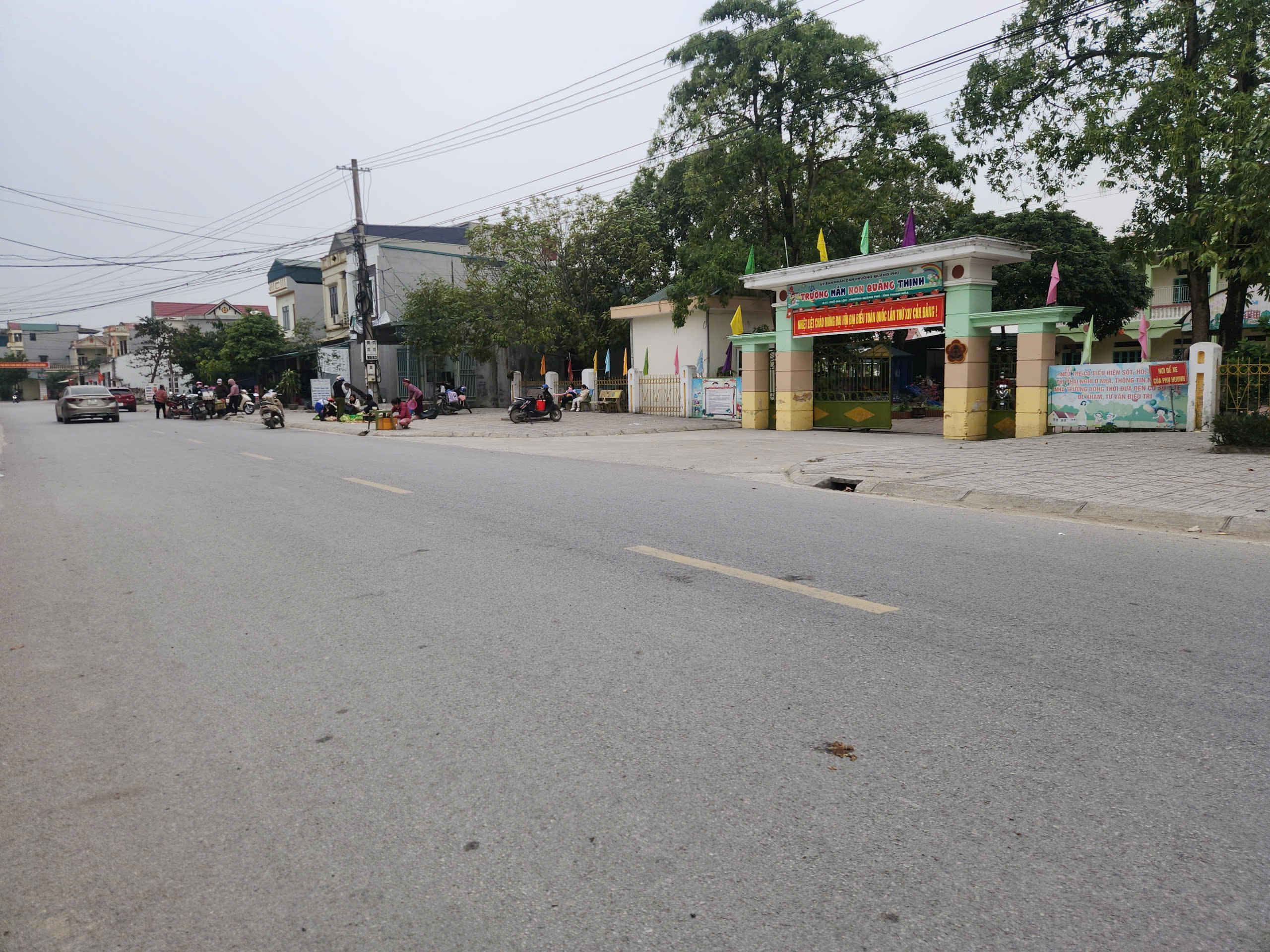 Bán đất Quảng Thịnh 140m2 mặt tiền 5m gần chợ voi - đường rộng 20m giá đầu tư 2,x tỷ