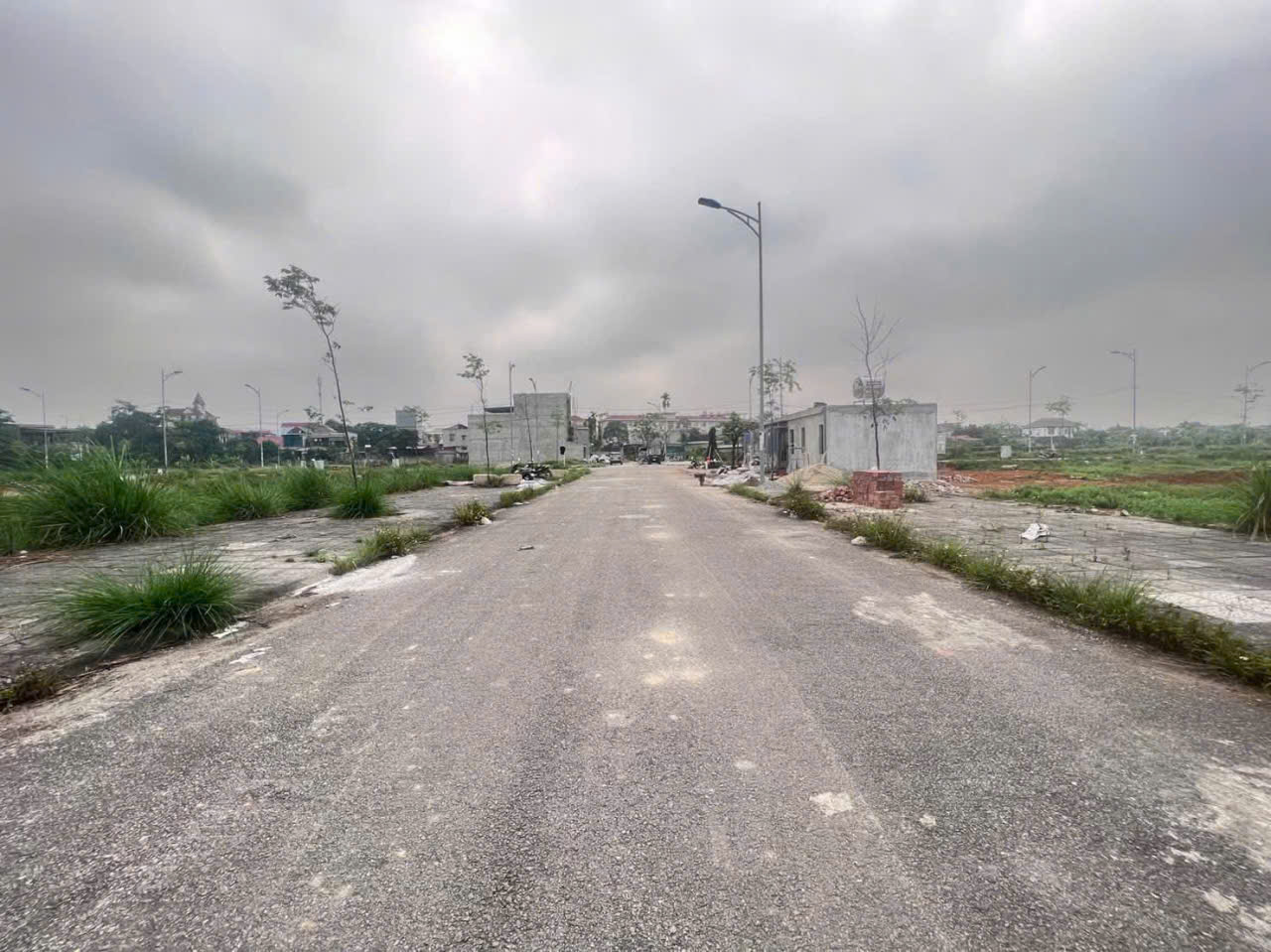 Đất mb 3220 Đông Thịnh Đông Sơn 100m2 mặt tiền 5m giá 1 tỷ 590 gần trường, bệnh viện