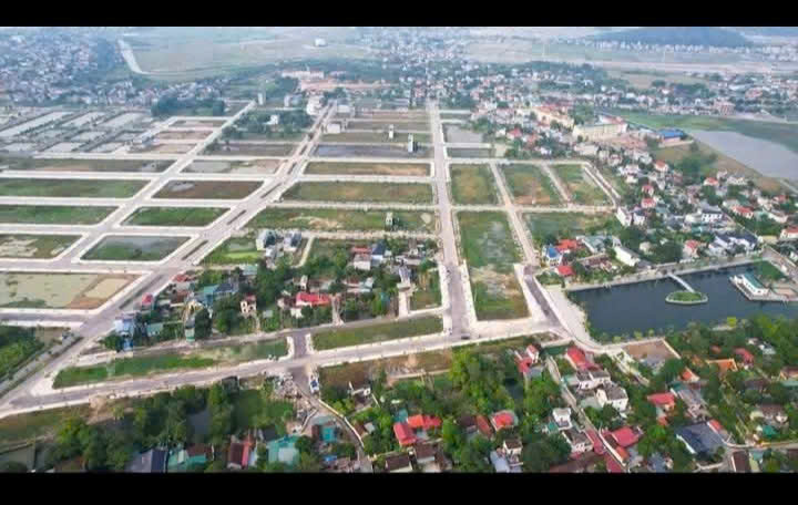 Đất mb 3220 Đông Thịnh Đông Sơn 100m2 mặt tiền 5m giá 1 tỷ 590 gần trường, bệnh viện