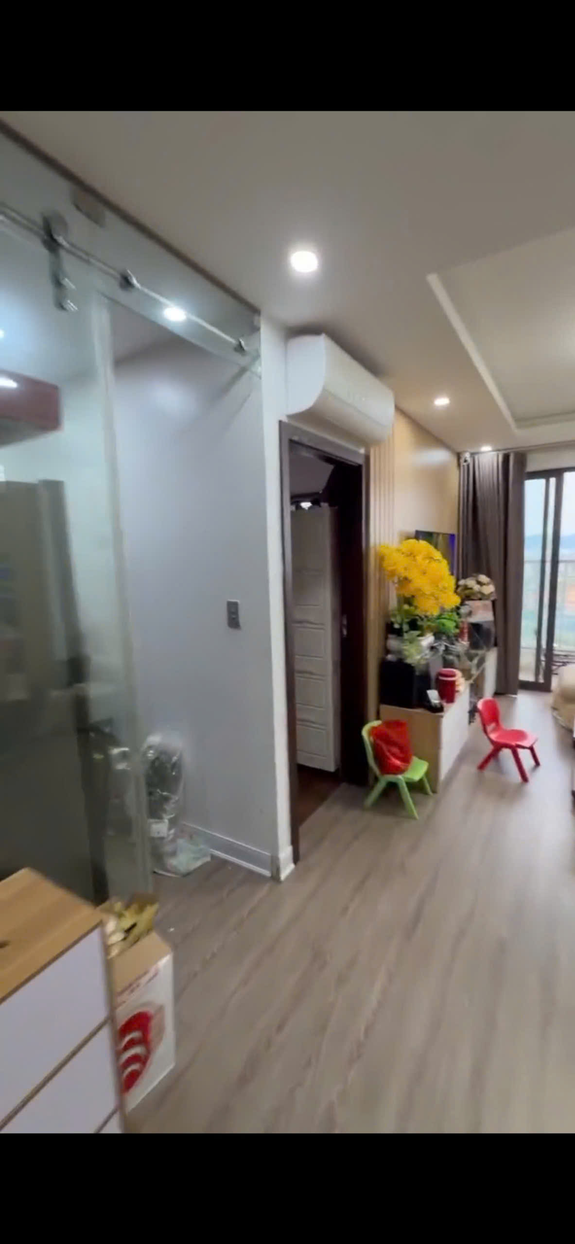 Chung cư Ruby 76m2 2 ngủ 2 wc full đồ - gần đường Lạc Long Quân 39m, giá 2.29 tỷ