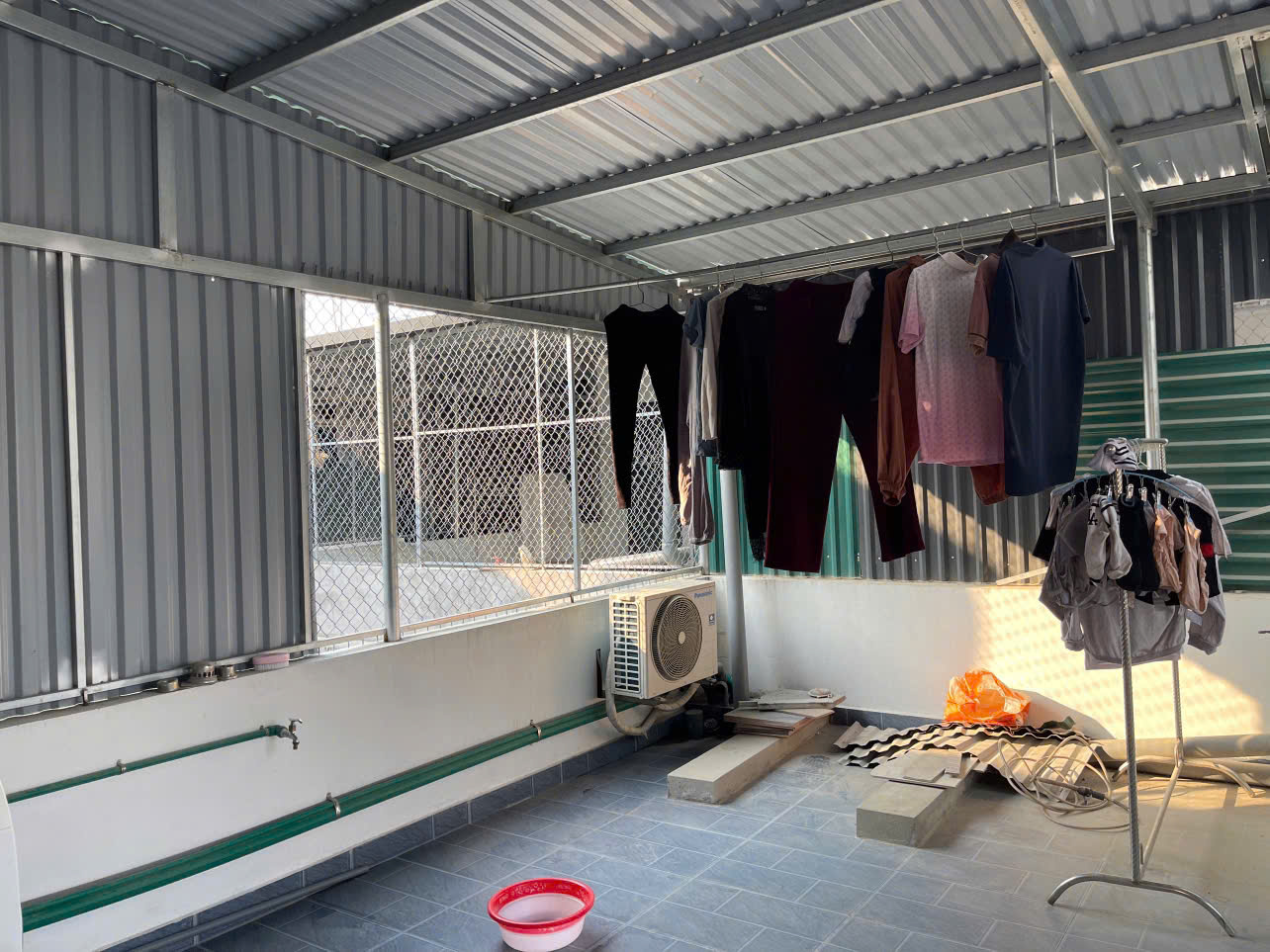 Nhà 3 tầng 1 tum 80m2 gần đại lộ Nguyễn Hoàng Thanh Hoá - mặt tiền 5m - đường rộng 3 ô tô tránh - giá 5 tỷ 990 triệu