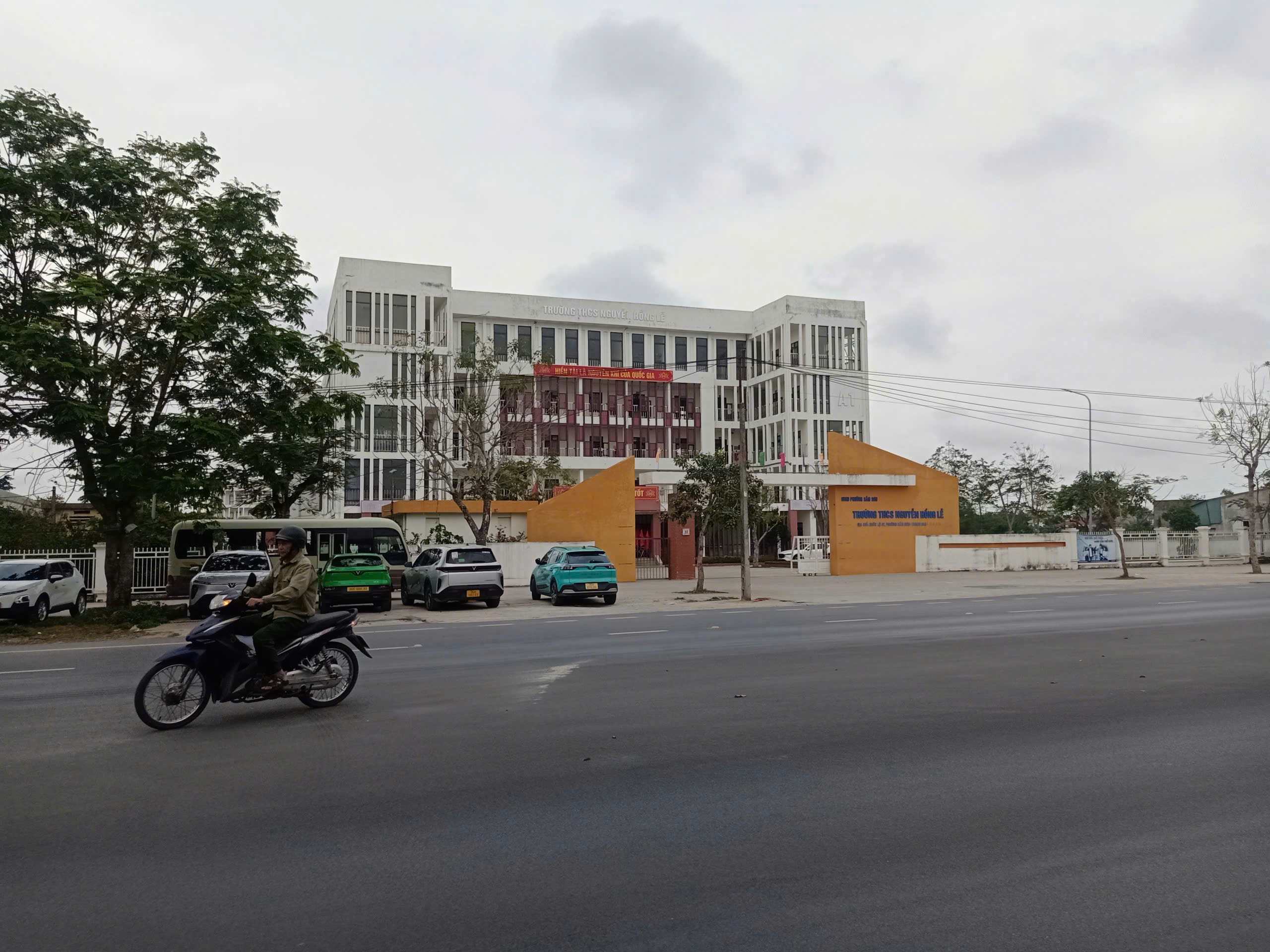 Bán đất Quảng Phú Quảng Xương 202m2 2 mặt tiền gần thpt Nguyễn Hồng Lễ giá 1,2 tỷ