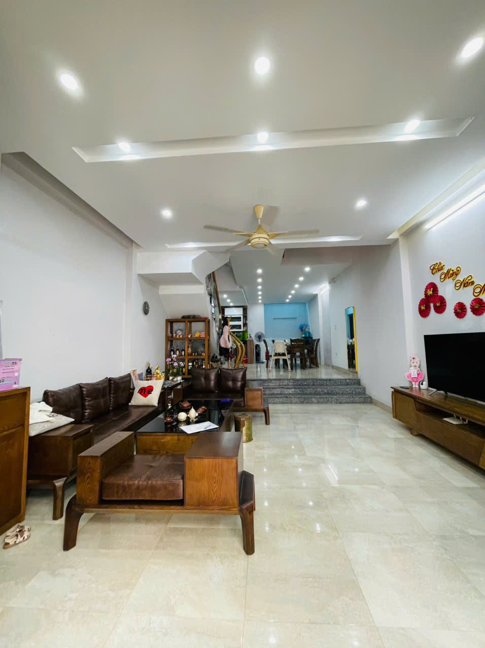 Nhà 3 tầng mb3037 Đông Thọ - dt 80m2, mt 5m, full nội thất, đường 7m vỉa hè 3m