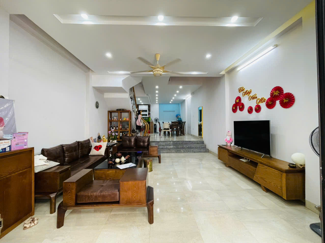 Nhà 3 tầng mb3037 Đông Thọ - dt 80m2, mt 5m, full nội thất, đường 7m vỉa hè 3m