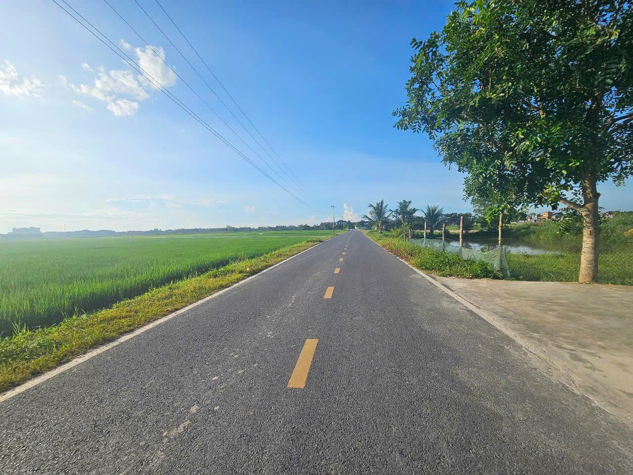 Đất vườn 1750m2 mặt tiền 10m đường Thanh Niên Quảng Ninh Quảng Xương - giá 3.8 tỷ