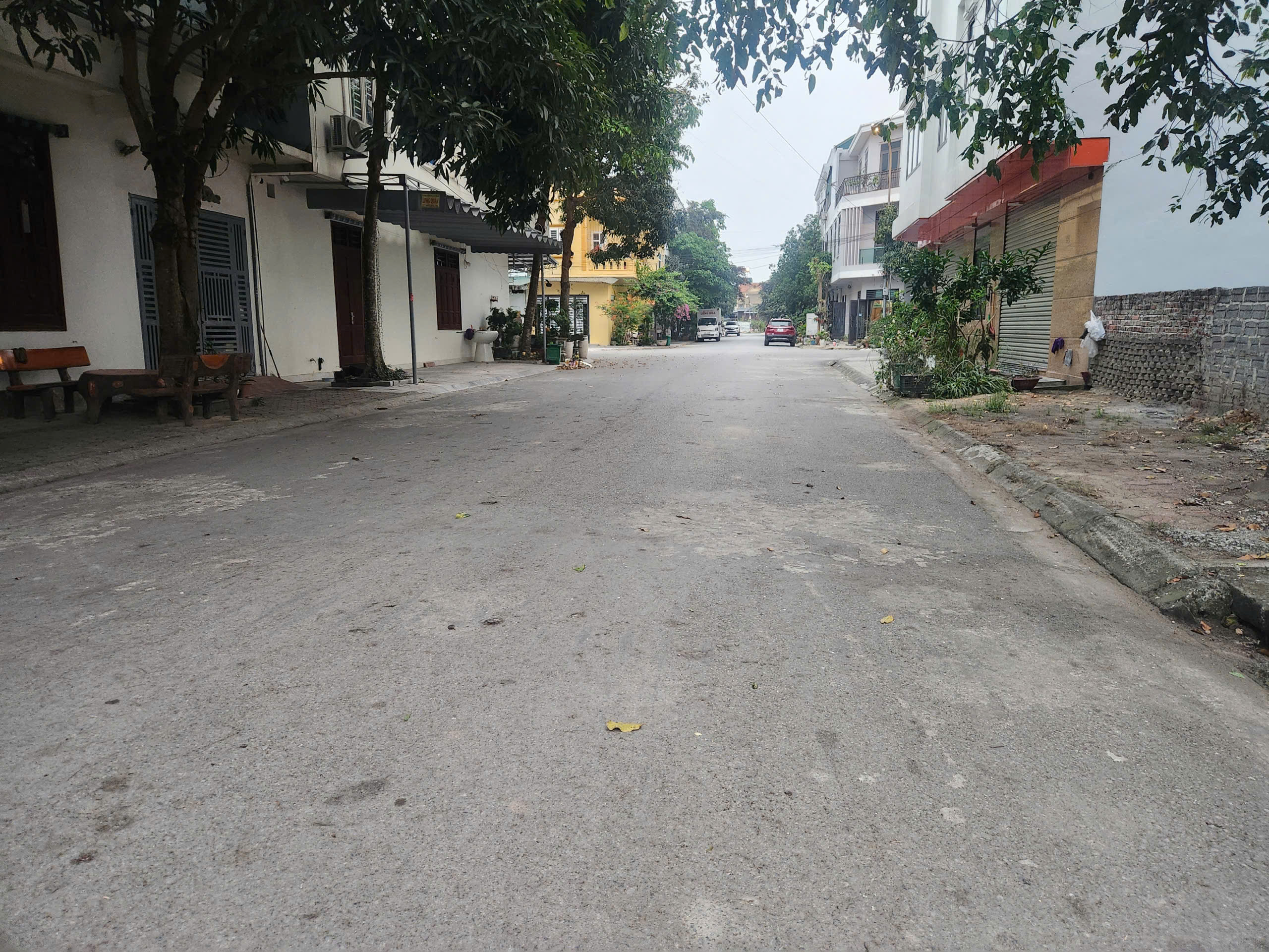 Bán đất 66m2 đầu ve 2 mặt tiền mb2000 Phú Sơn - đường rộng gần 20m, vị trí vip trung tâm