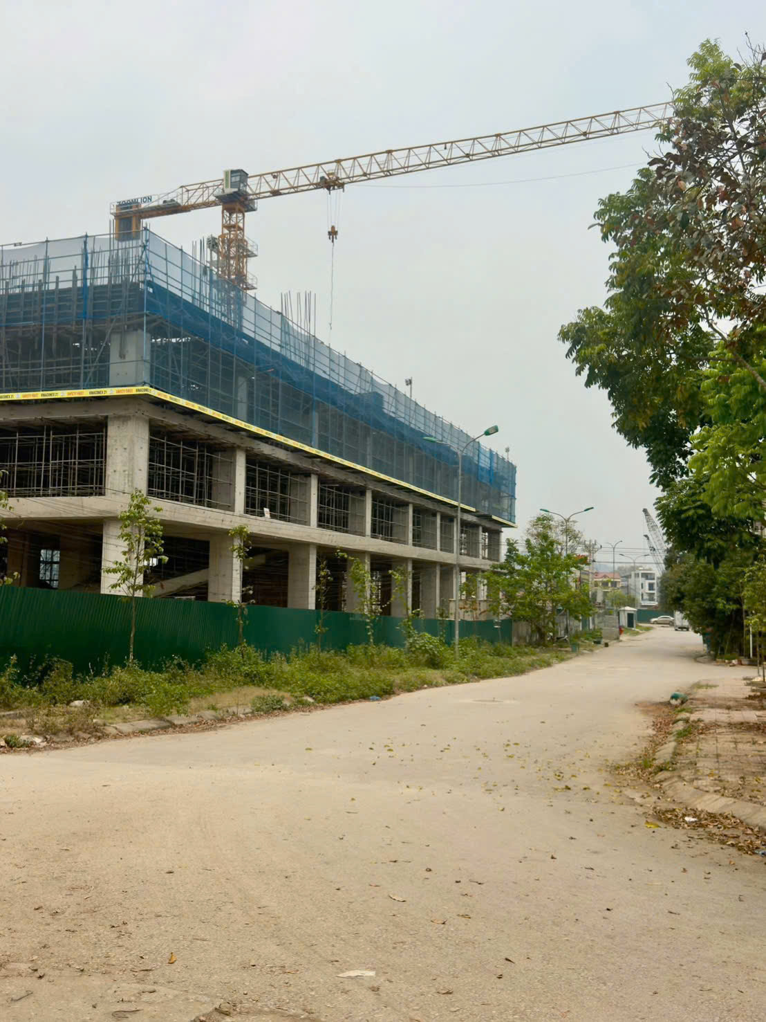 Nhà 2 phòng ngủ gần chung cư Lam Sơn riverside - đường ô tô tránh nhau - dt gần 70m² - giá hơn 2 tỷ