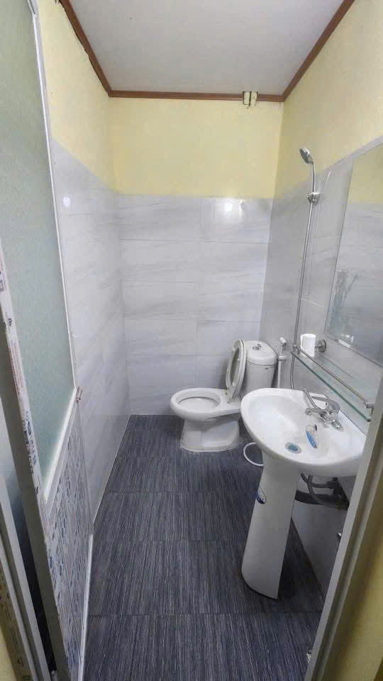 Bán nhà cấp 4 gác xép mới xây Quảng Thắng - gần trường Chính Trị, 30m ra ô tô, giá nhỉnh 1 tỷ