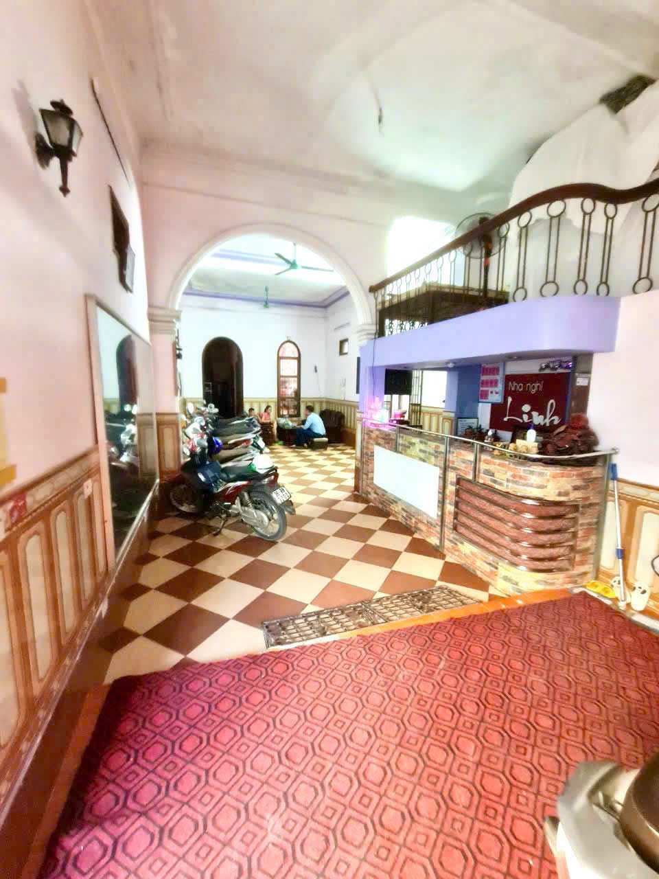 Bán nhà 3 tầng phố Lê Hồng Phong đối diện công an tỉnh - hơn 100m², 9 phòng ngủ, giá 3,x tỷ
