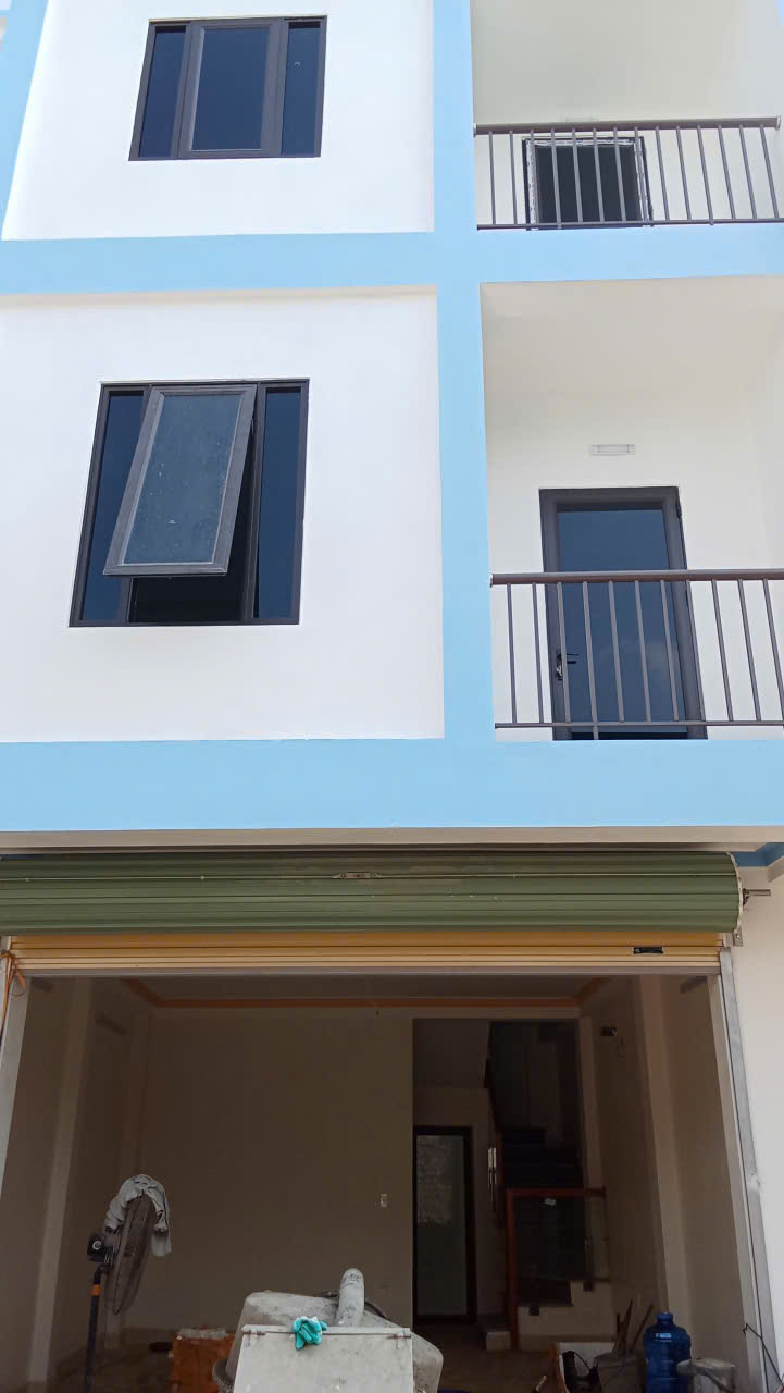 Nhà 3 tầng mới xây Quảng Thành 50m² - ô tô vào tận nhà, giảm giá sâu chỉ 1,5 tỷ