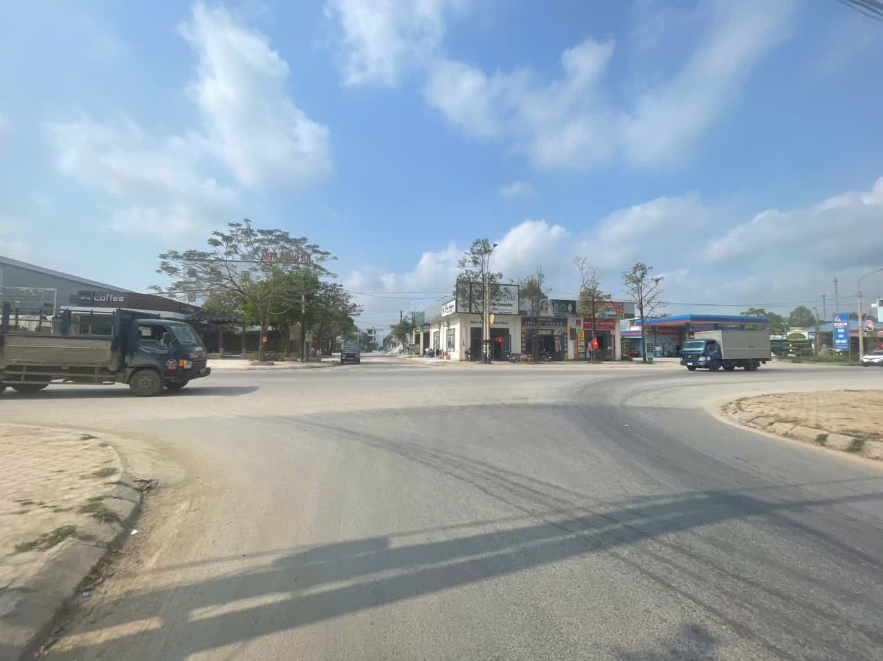 Đất 2.615m² - 3 mặt tiền khu đô thị Hoàng Long, mặt tiền 63m - giá 21tr/m², vị trí kết nối quốc lộ 1a