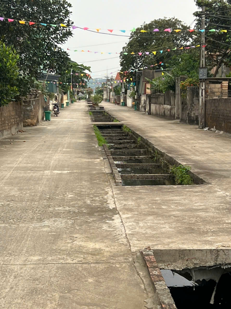 Bán đất phường Đông Lĩnh - 138,8m2, mặt tiền 8m rộng đẹp, đường ô tô, giá 1 tỷ 4xx
