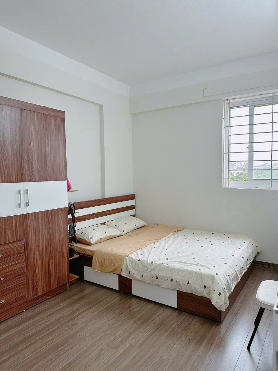 Chung cư c5 căn góc tầng 4 - 55m², 2pn, ban công rộng, đối diện ks Mường Thanh, giá 1 tỷ 3xx