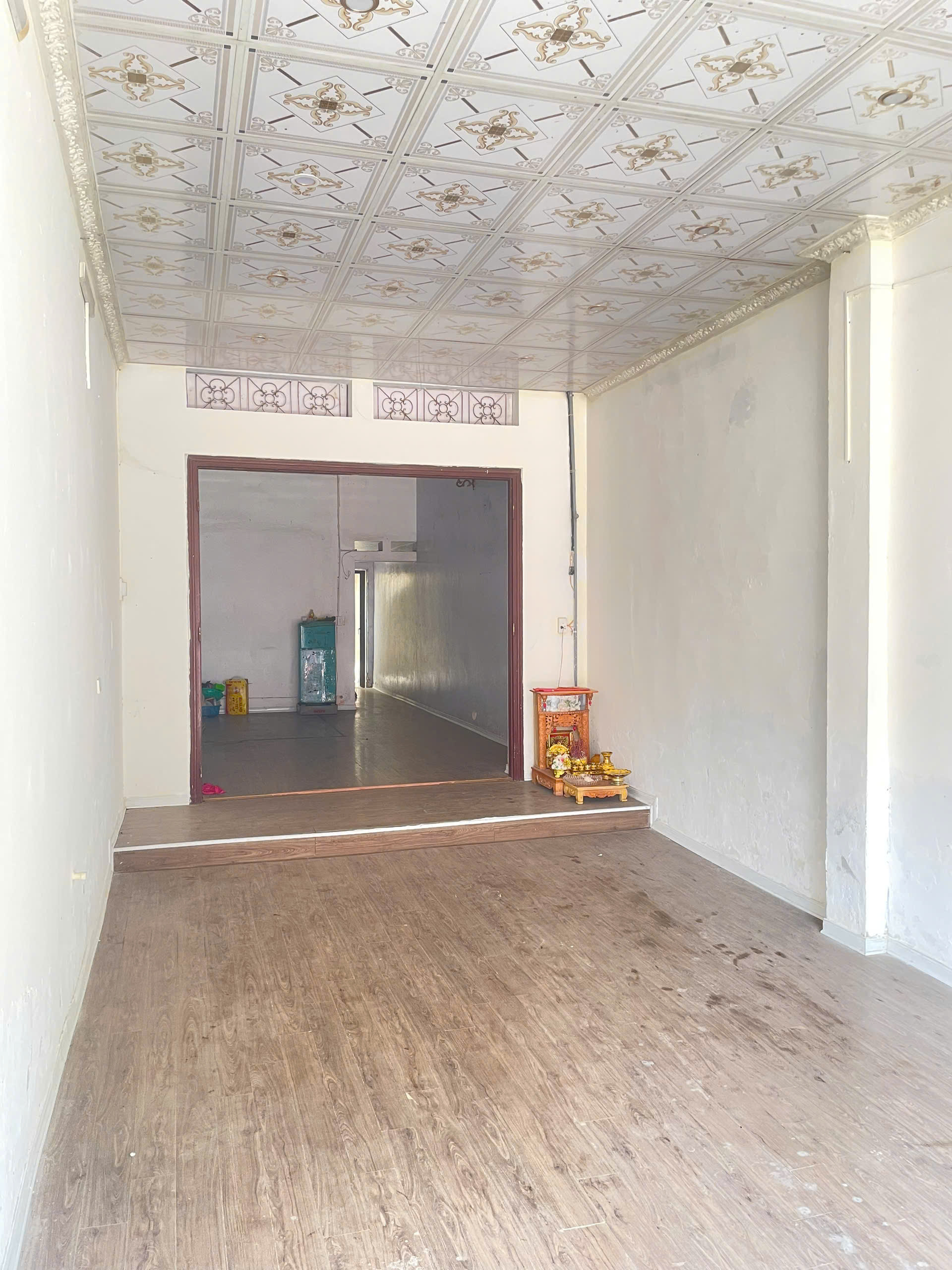 Bán Nhà Mặt Phố Nguyễn Trãi - Kinh Doanh Đỉnh - Đang Cho Thuê Gần 50tr/năm