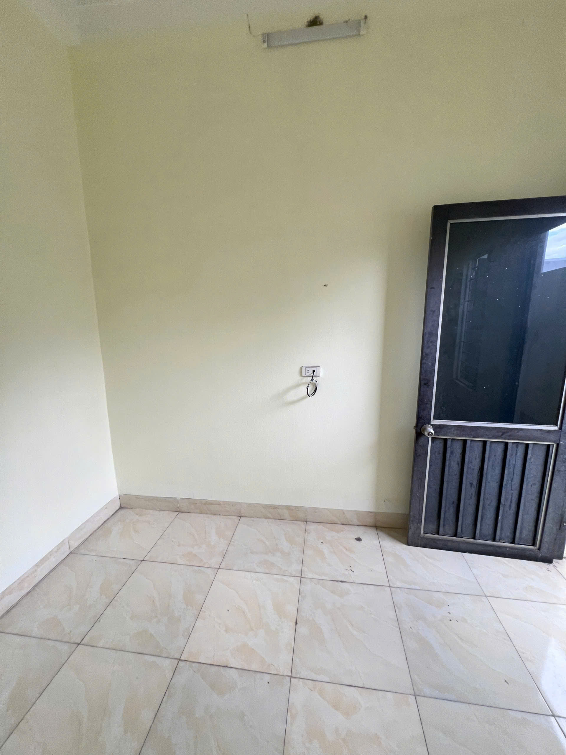Dãy trọ 2 tầng 1 tum 126m², 11 phòng khép kín gần kcn Lễ Môn, giá chỉ 2,9 tỷ