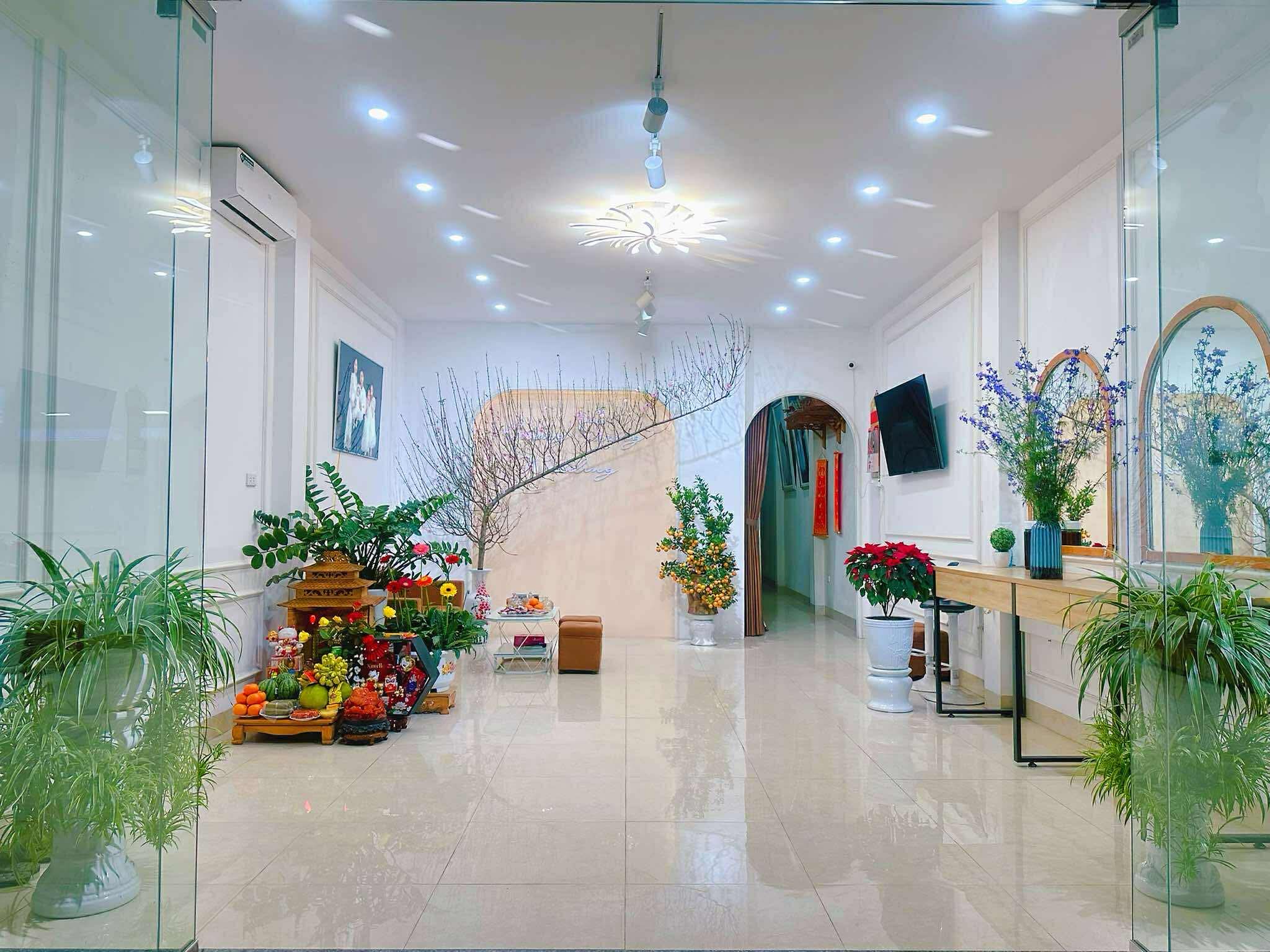 Gia đình cần bán nhà mặt phố Lê lai mặt tiền 5m