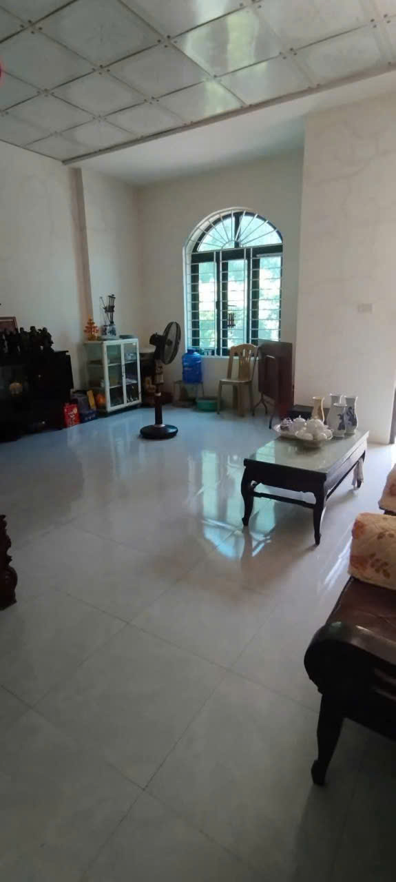 Nhà 2 tầng 2 mặt tiền Bà Triệu 120m², 4 phòng ngủ, đường 26m chỉ 3,x tỷ