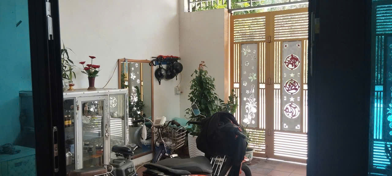 Nhà 2 tầng 2 mặt tiền Bà Triệu 120m², 4 phòng ngủ, đường 26m chỉ 3,x tỷ