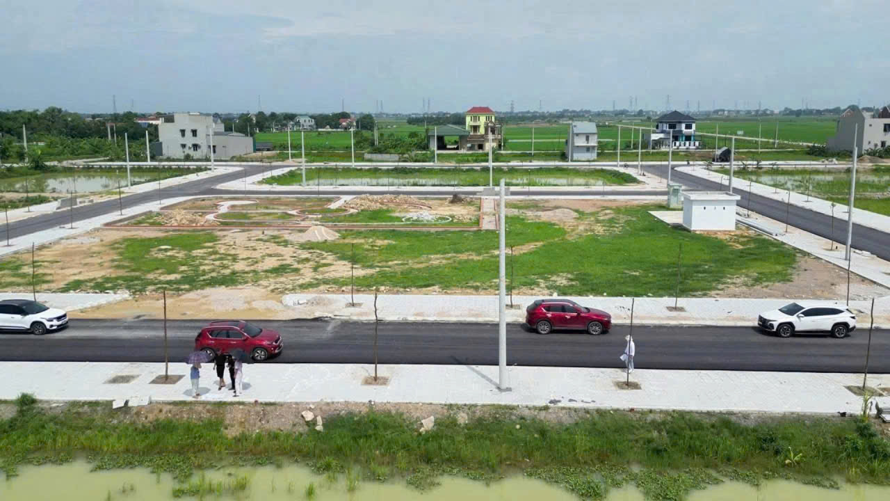 Đất mbqh 752 Đông Hòa 100m² mặt tiền 5m, view công viên, giá chỉ 990 triệu