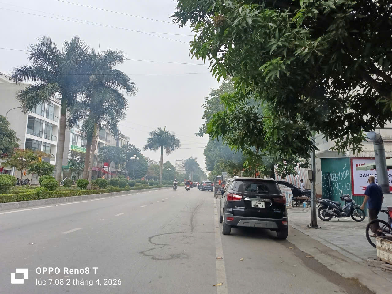 Đất 380m² tặng nhà hàng đang kinh doanh đường Lạc Long Quân phường Hạc Thành, mặt tiền 8m, giá 17 tỷ