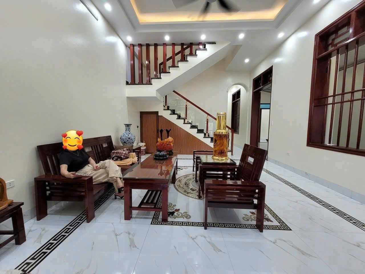 Nhà 2,5 tầng đầu ve 103,5m² ngay cổng trường Newton, khu Bình Minh, giá 9,6 tỷ