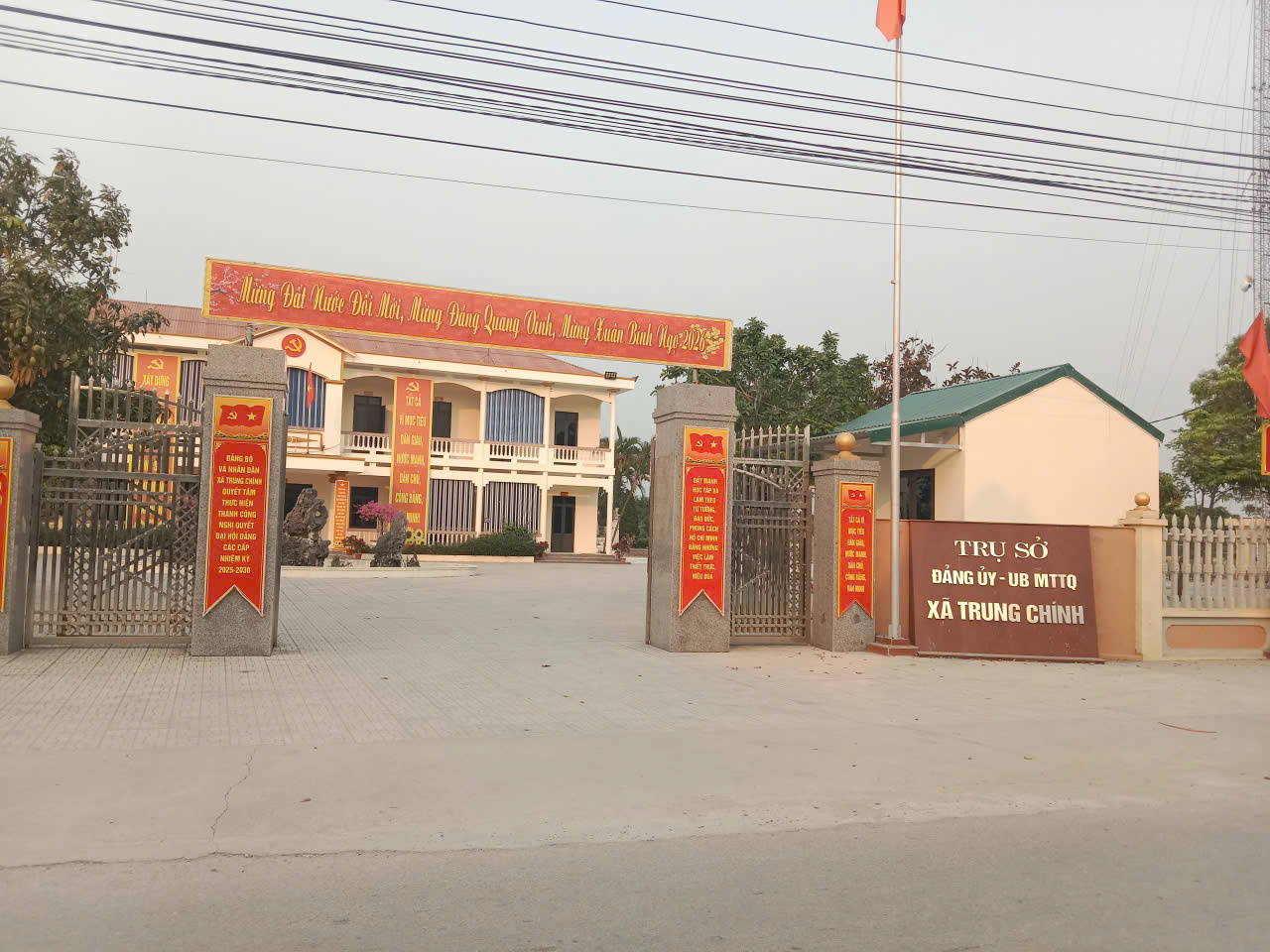 Bán đất biệt thự Vân Đồi 180m² mặt tiền 10m, đường 9m vỉa hè rộng giá 1,6 tỷ