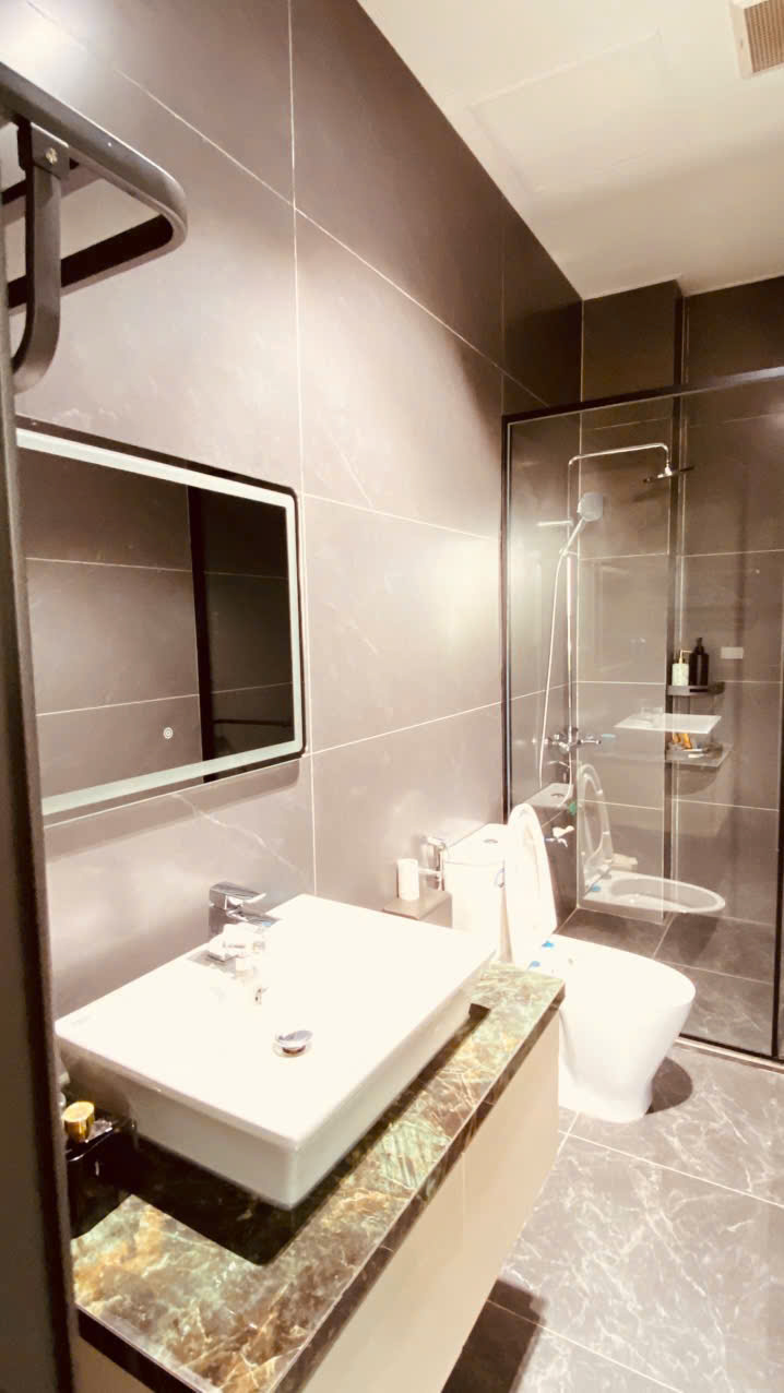 Bán biệt thự 3 tầng 200m² trung tâm thị trấn Tân Phong, nội thất hơn 2 tỷ, giá 10 tỷ