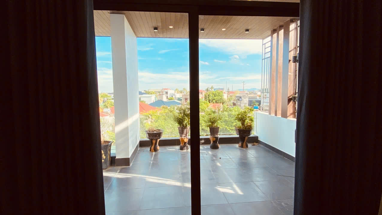 Bán biệt thự 3 tầng 200m² trung tâm thị trấn Tân Phong, nội thất hơn 2 tỷ, giá 10 tỷ