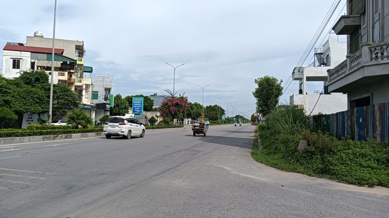 Bán đất nền MB 04 Quảng Phú 100m2, đường 10m gần Quốc lộ 47