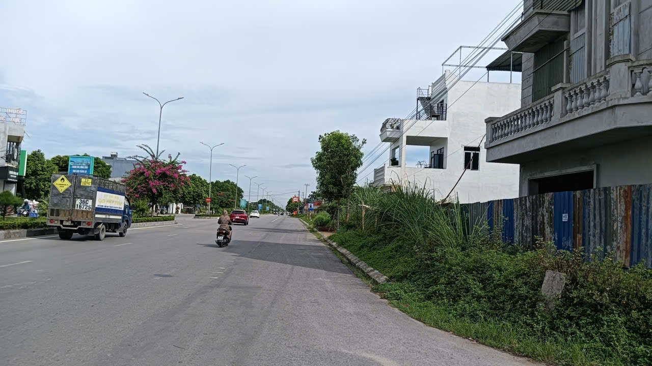 Bán đất nền MB 04 Quảng Phú 100m2, đường 10m gần Quốc lộ 47