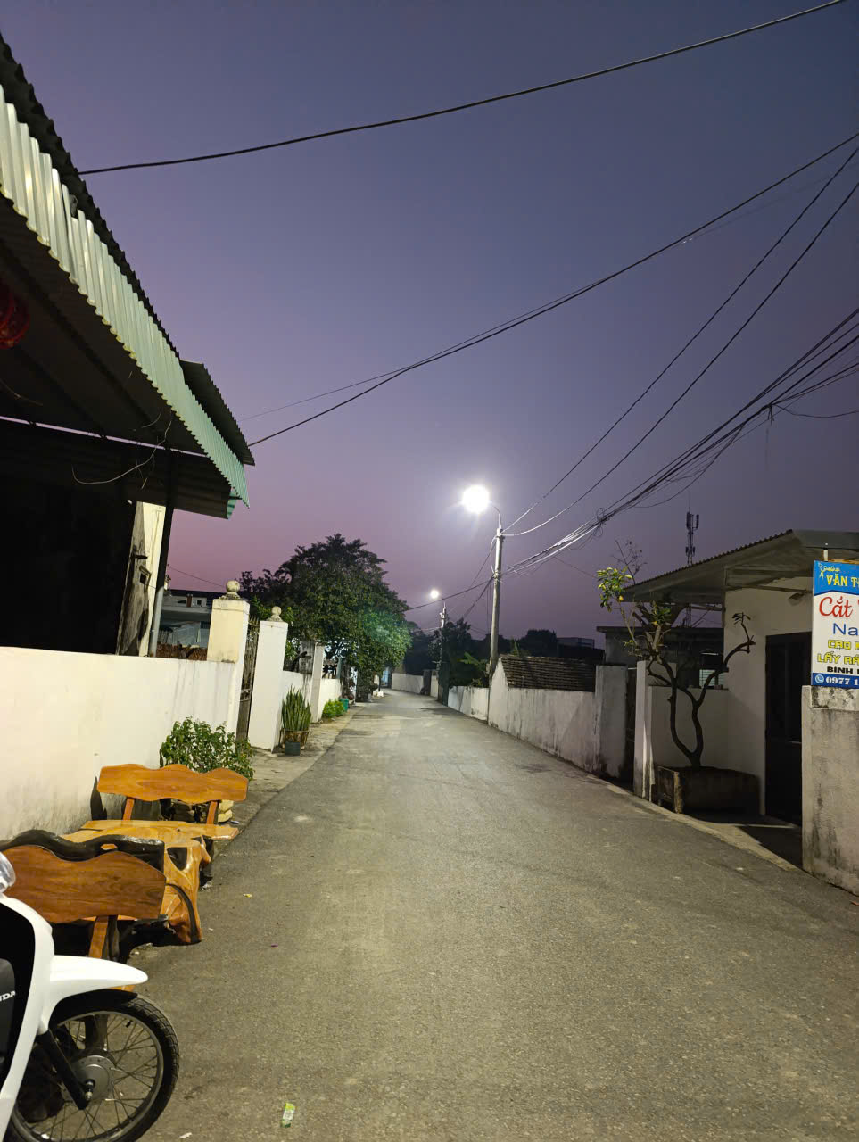 Bán nhà mái bằng 178m2 mặt tiền 9m tại Đông Tiến, Đông Sơn - giá 1,8 tỷ