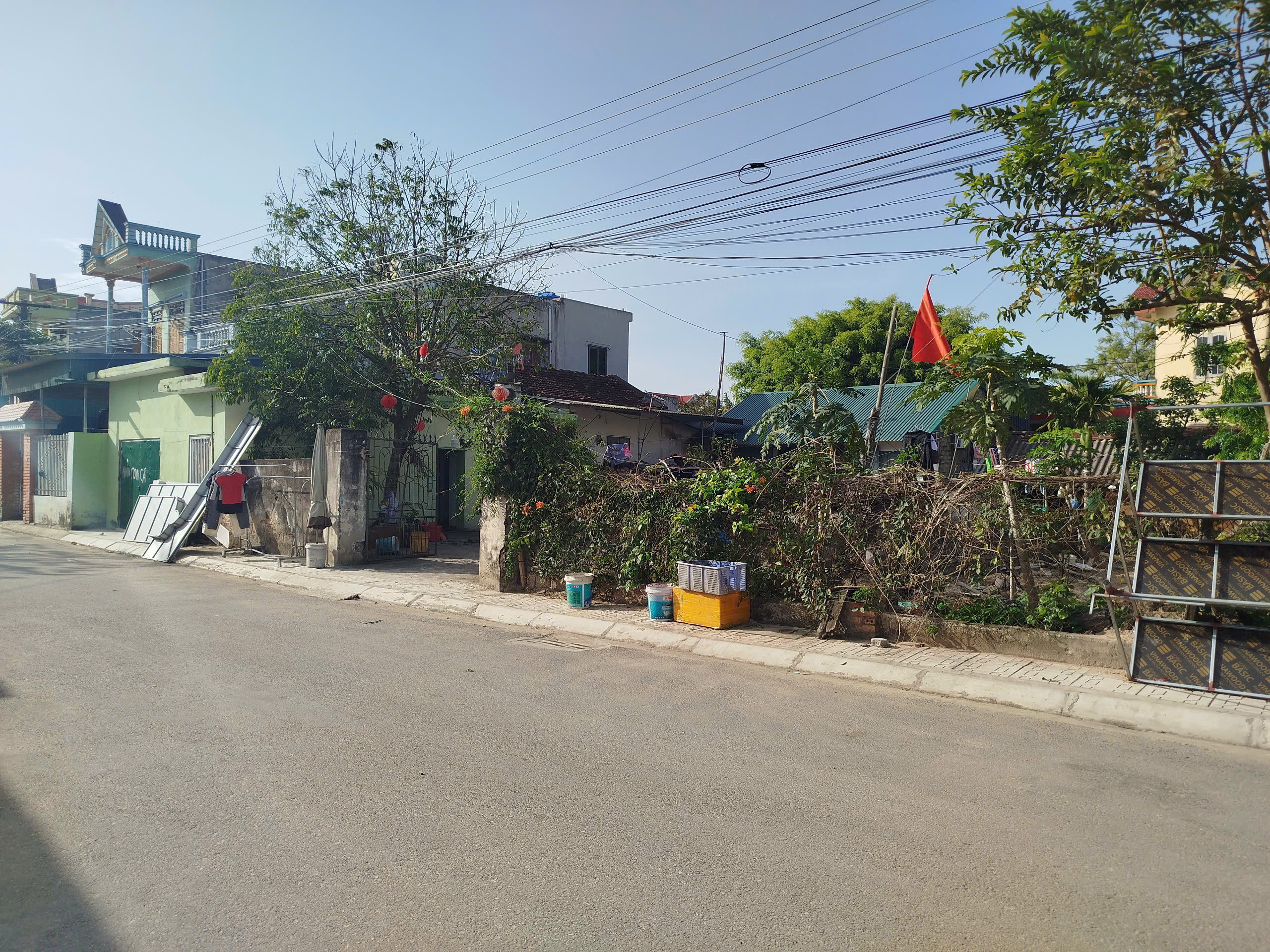 Bán đất biển Sầm Sơn 212m2 cạnh KĐT Vlasta, mặt tiền 10m, đường 8m