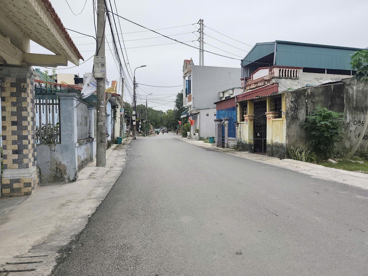 Bán đất mặt đường Thanh Chương Quảng Thành 483,7m2, đường 8m, sổ hồng sẵn