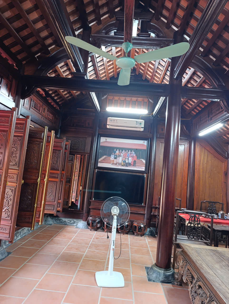 Bán biệt thự liền kề 300m2 tại ngã tư Rừng Thông, Đông Sơn - mặt tiền 15m, sổ hồng
