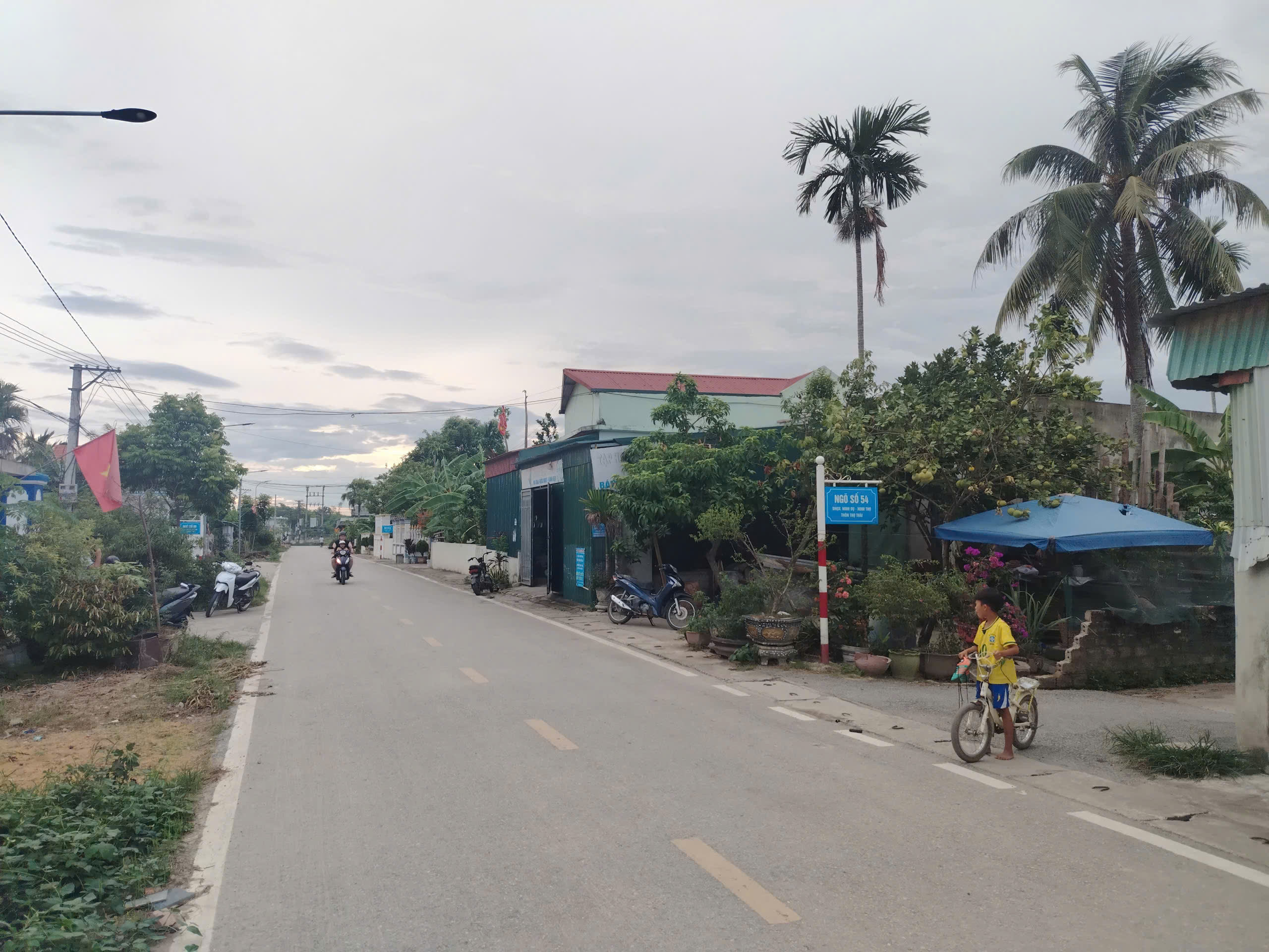 Bán đất 134m2 2 mặt tiền đường nhựa Quảng Ninh, Quảng Xương giá 1,1 tỷ
