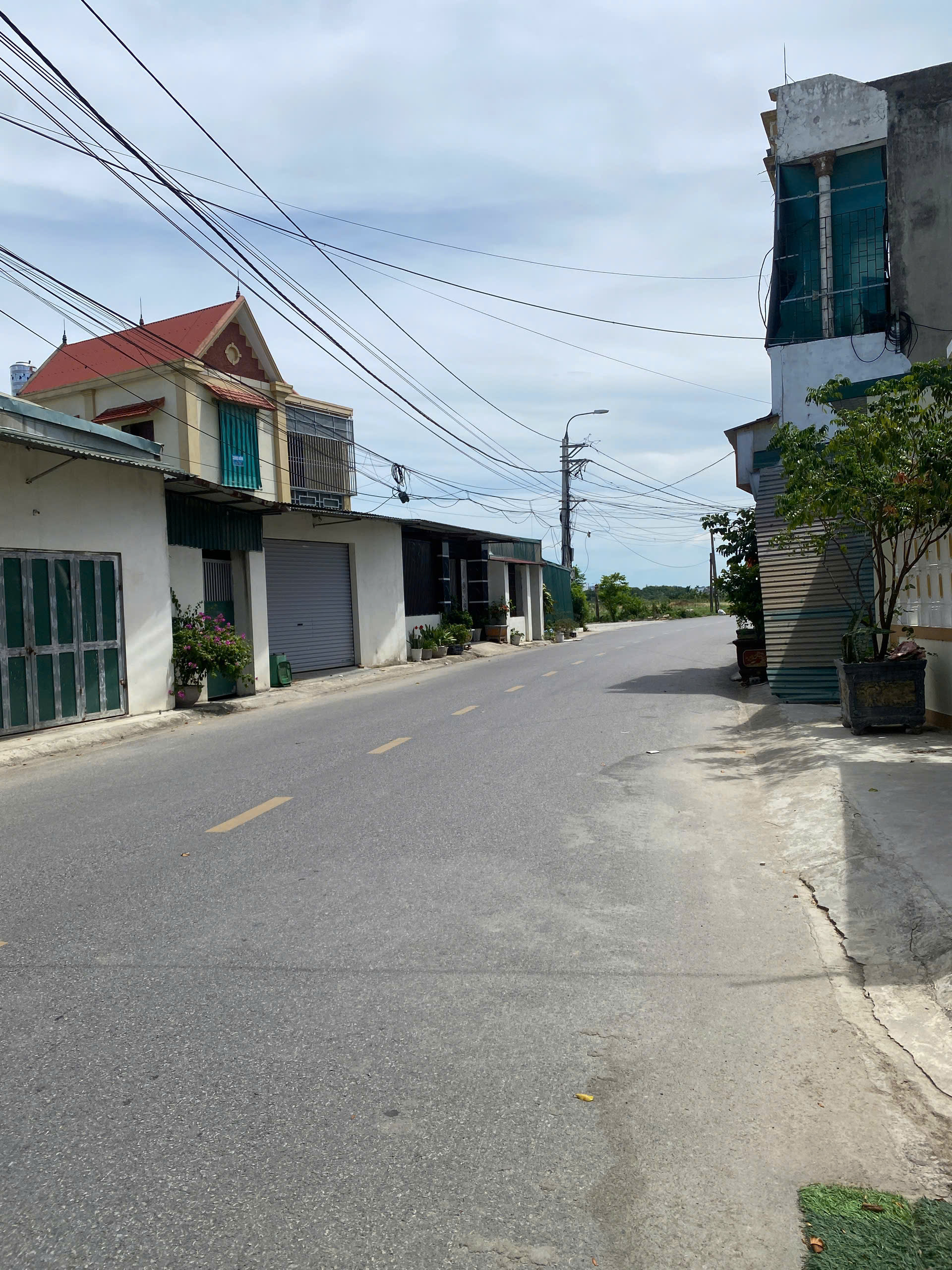 Bán nhà cấp 4 Quảng Đông 80m2, đường 12m gần KCN Lễ Môn giá 2,3 tỷ