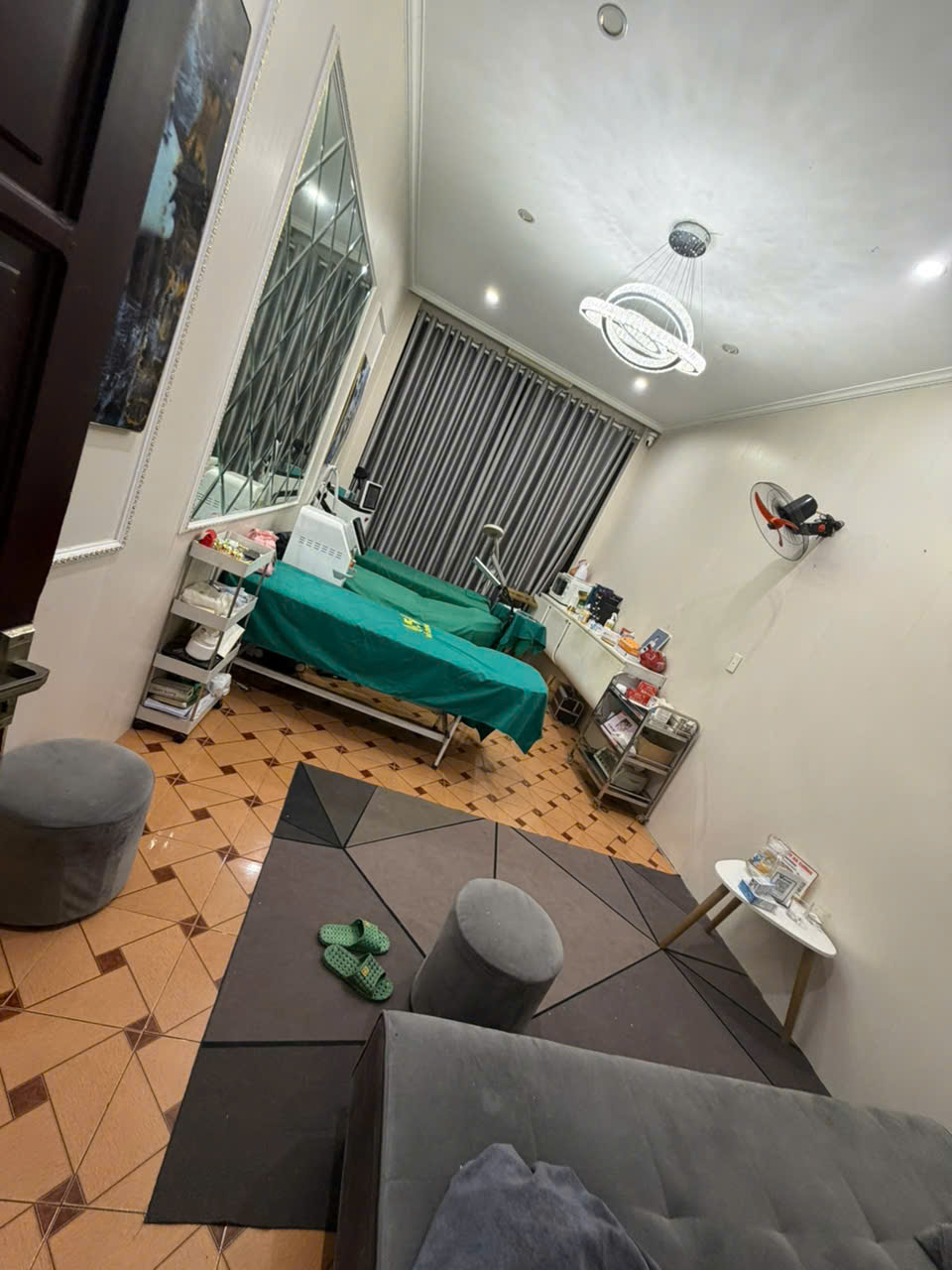 Bán nhà mặt phố QL 1A Quảng Xương 78m2, 3 tầng, giá 2,76 tỷ, vị trí kinh doanh sáng