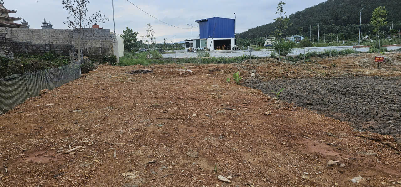 Bán đất 2 mặt tiền view công viên MB Đồng Nhưng, Rừng Thông, Đông Sơn - 1.620,7m2 giá 5,9 tỷ