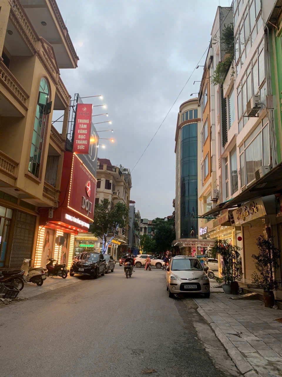 Bán nhà mặt phố Hàng Than Lam Sơn 120m2, mặt tiền 5.15m, kinh doanh đắc địa
