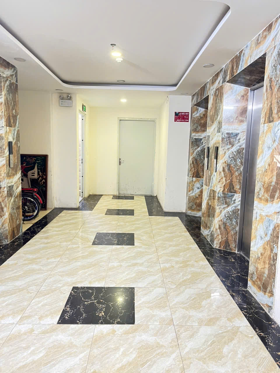 Bán căn hộ 61m2 Chung cư 379 Đông Hương, 2PN 2WC, sổ hồng, giá 1.2 tỷ