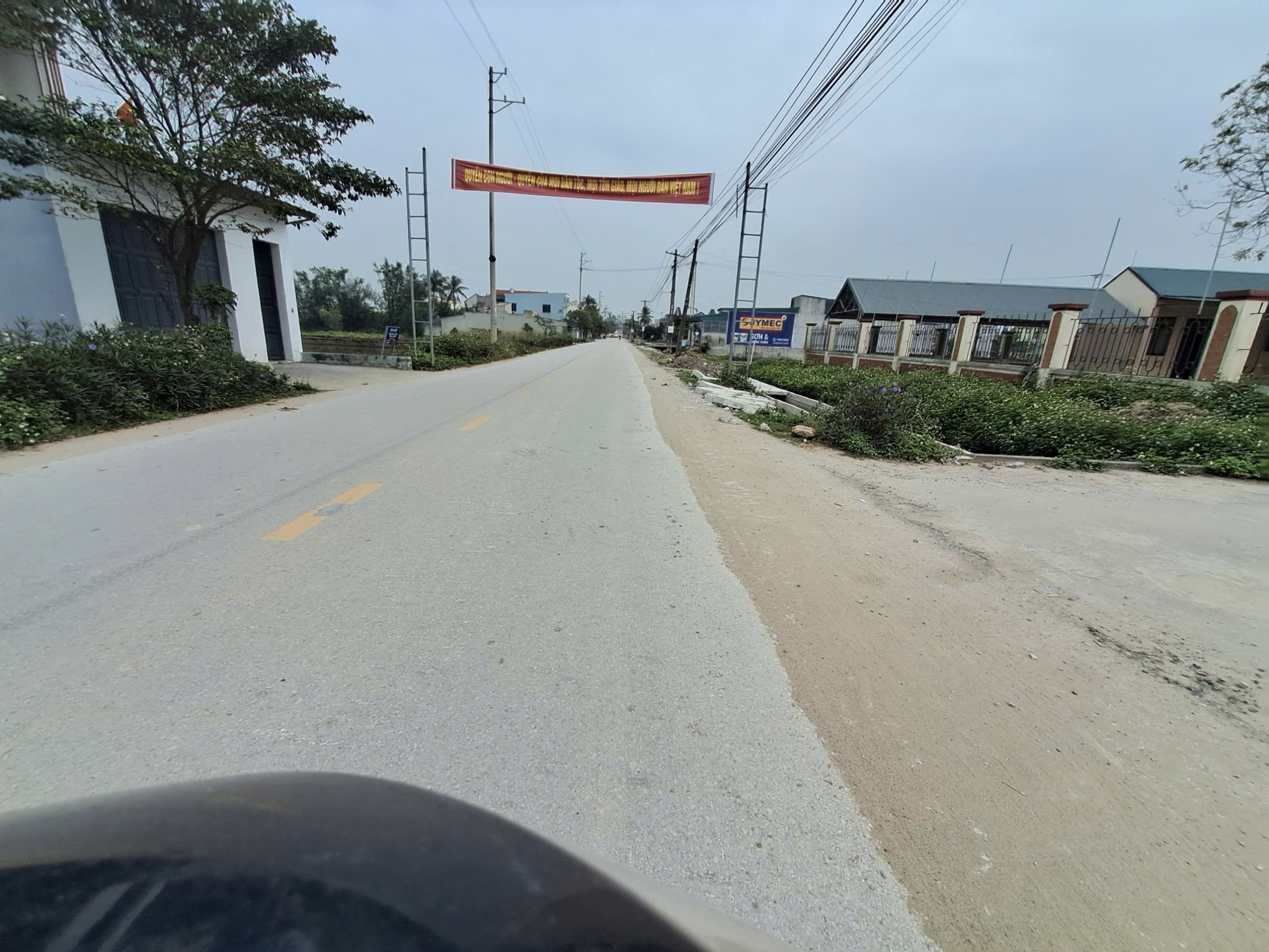Bán đất trục chính Quảng Minh Sầm Sơn 131m2, mặt tiền 10.5m, đường 28m